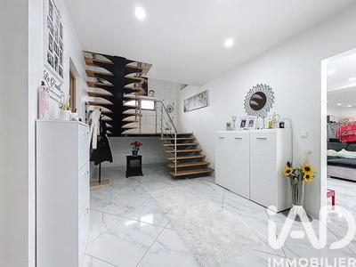 Maison - 180 m² - 6 pièces