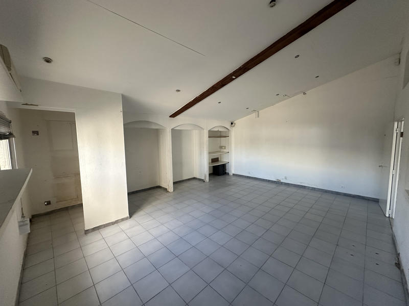 Local commercial - 235 m²