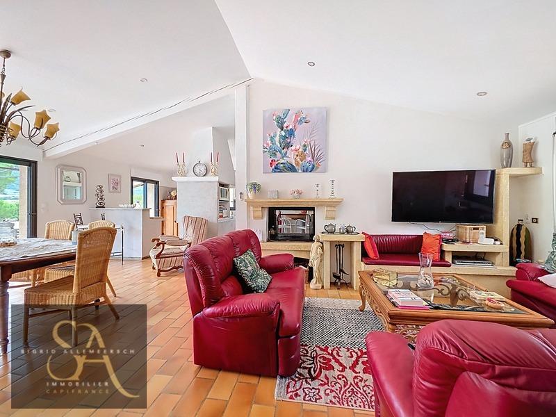 Maison - 250 m² - 13 pièces