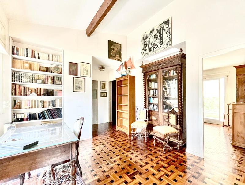 Villa - 222 m² - 6 pièces