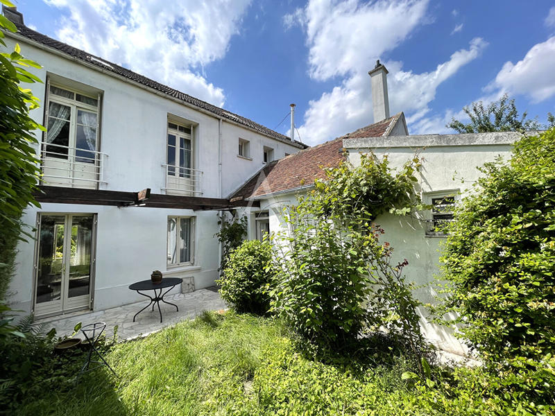 Maison - 140 m² - 5 pièces