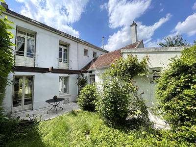 Maison - 140 m² - 5 pièces