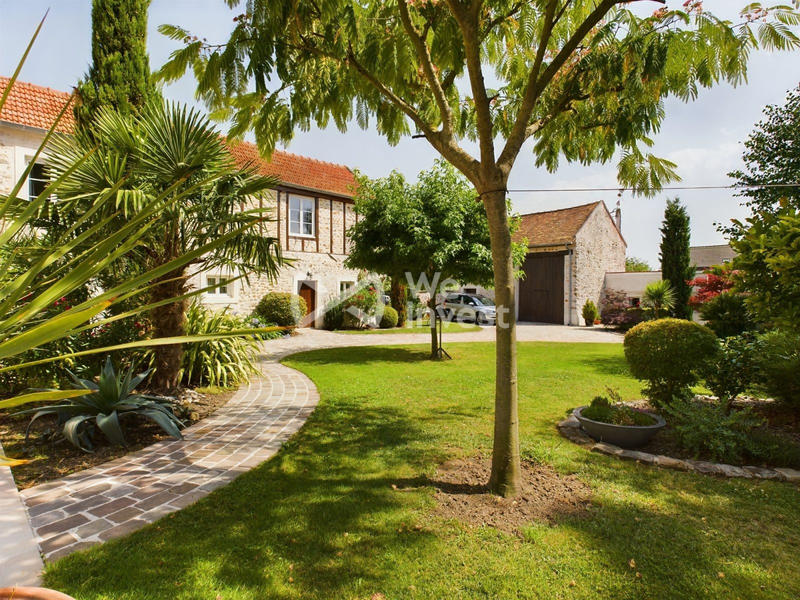 Maison - 294 m² - 9 pièces