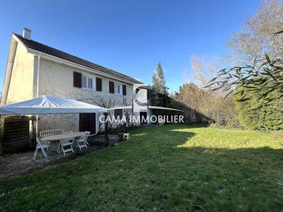Maison - 196 m² - 7 pièces
