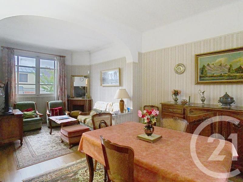 Maison - 98 m² - 5 pièces