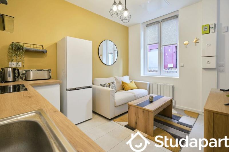 Chambre - 9 m² - 1 pièce