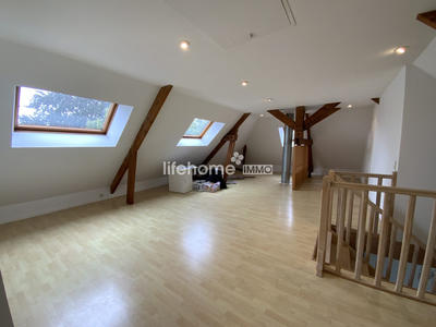 Maison - 180 m² - 6 pièces