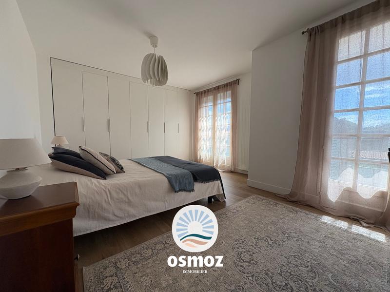 Maison traditionnelle - 172 m² - 7 pièces