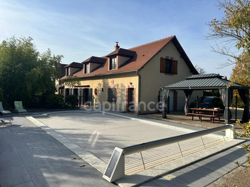 Maison - 272 m² - 10 pièces