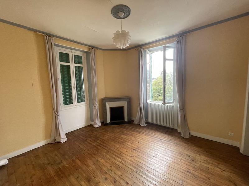 Maison traditionnelle - 153 m² - 7 pièces