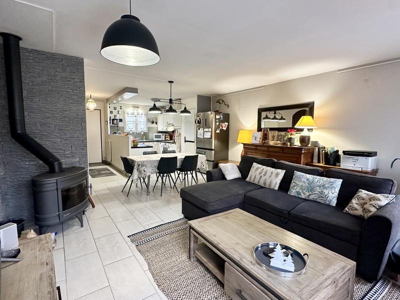 Maison traditionnelle - 111 m² - 5 pièces