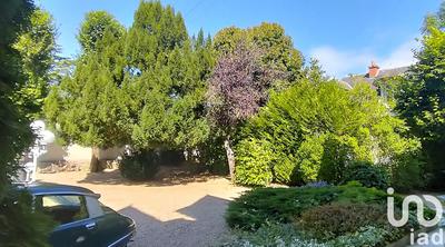 Maison - 400 m² - 12 pièces