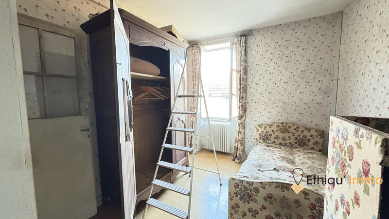 Maison - 202 m² - 8 pièces