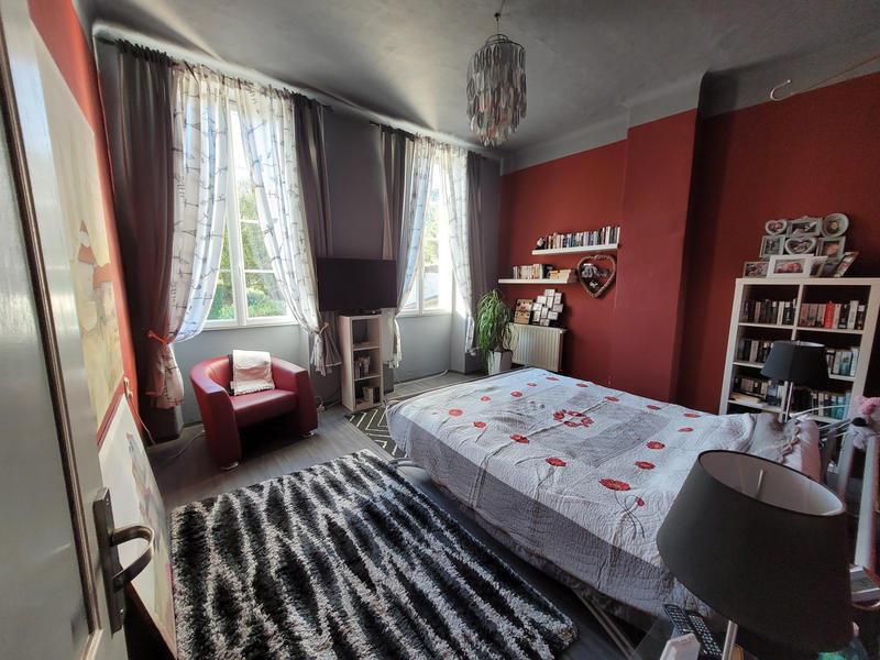 Maison - 474 m² - 16 pièces