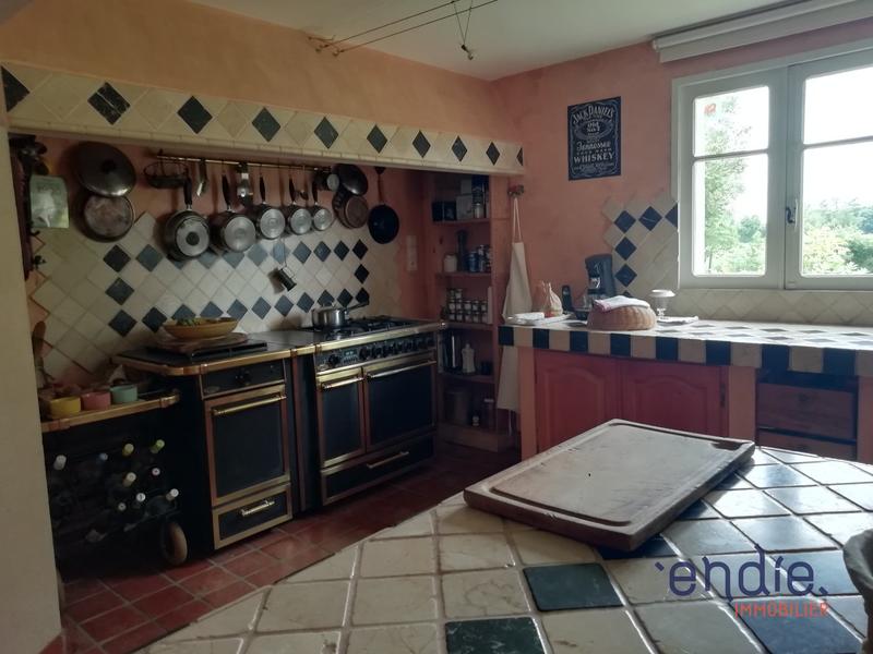 Corps de ferme - 240 m² - 9 pièces