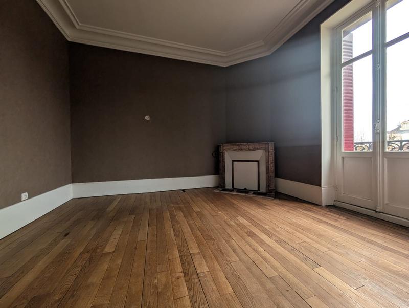 Maison - 217 m² - 10 pièces