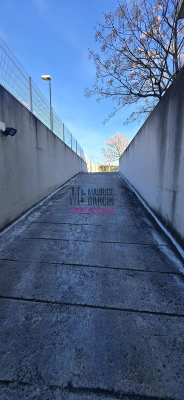 Parking / Garage - 12 m²