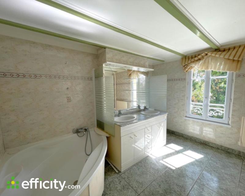 Demeure - 130 m² - 6 pièces