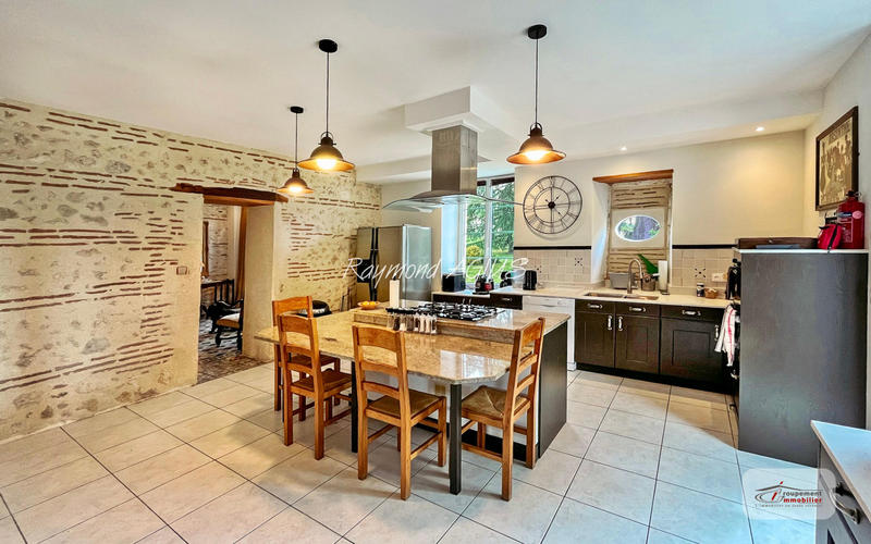 Maison - 515 m² - 16 pièces