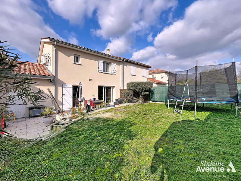 Maison - 95 m² - 5 pièces