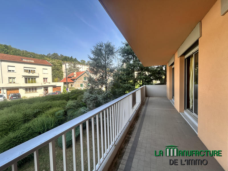 Appartement - 151 m² - 6 pièces