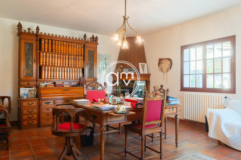 Villa - 326 m² - 11 pièces