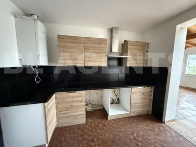 Maison traditionnelle - 148 m² - 8 pièces