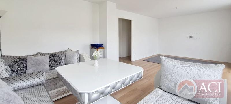 Appartement - 80 m² - 5 pièces