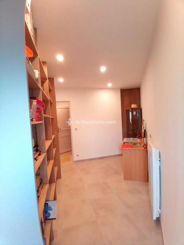 Maison - 201 m² - 6 pièces