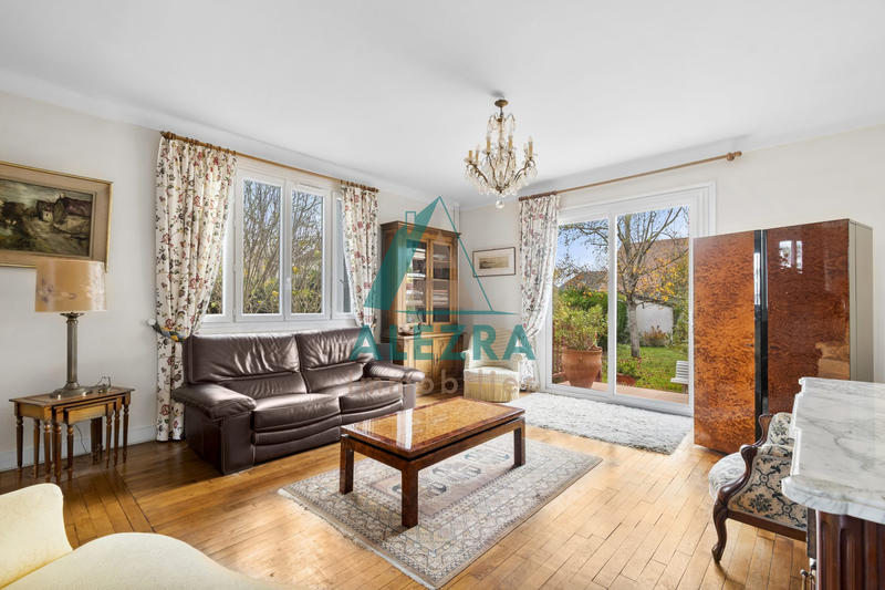 Maison - 180 m² - 7 pièces