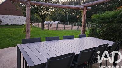 Maison - 201 m² - 7 pièces