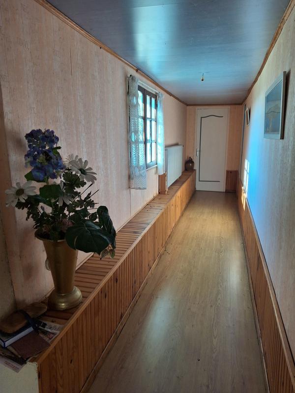 Maison traditionnelle - 243 m² - 9 pièces