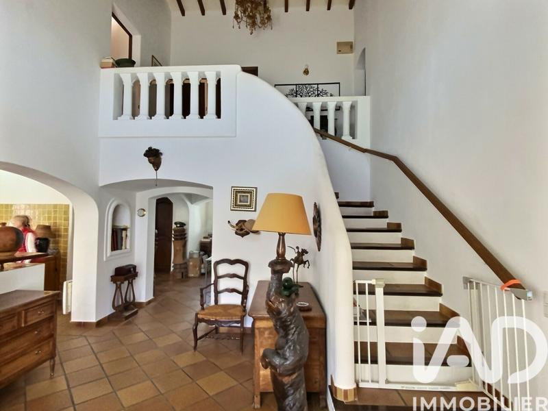 Maison - 240 m² - 10 pièces