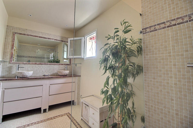 Appartement - 220 m² - 5 pièces