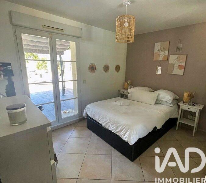 Maison - 234 m² - 8 pièces