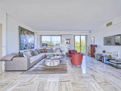 Appartement - 138 m² - 4 pièces