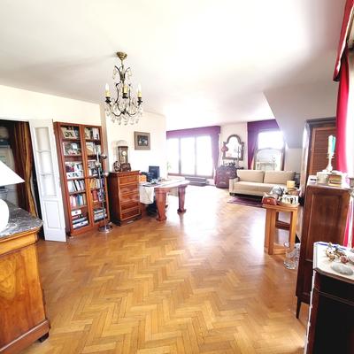 Appartement - 126 m² - 5 pièces