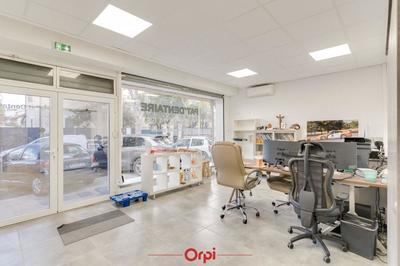 Local commercial - 67 m²