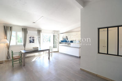 Appartement - 99 m² - 4 pièces