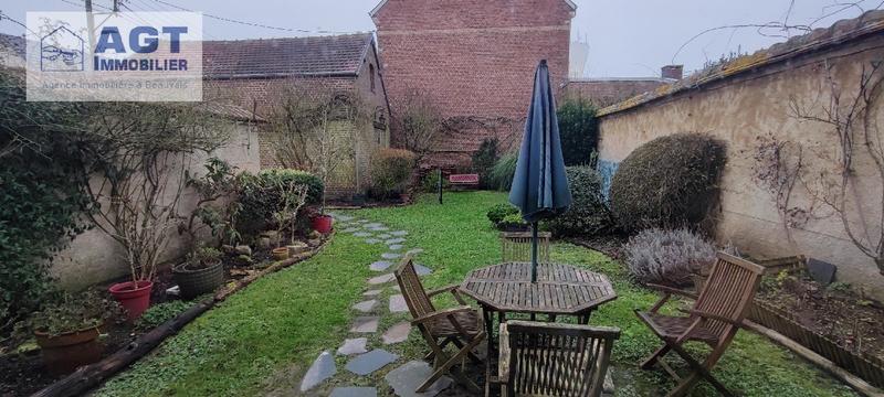 Maison - 304 m² - 10 pièces