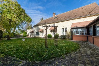 Maison - 302 m² - 9 pièces