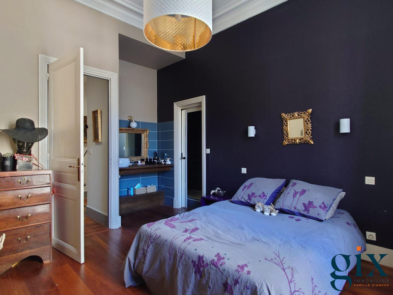 Appartement - 160 m² - 5 pièces