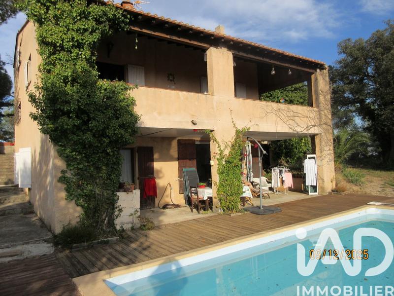 Maison - 275 m² - 10 pièces