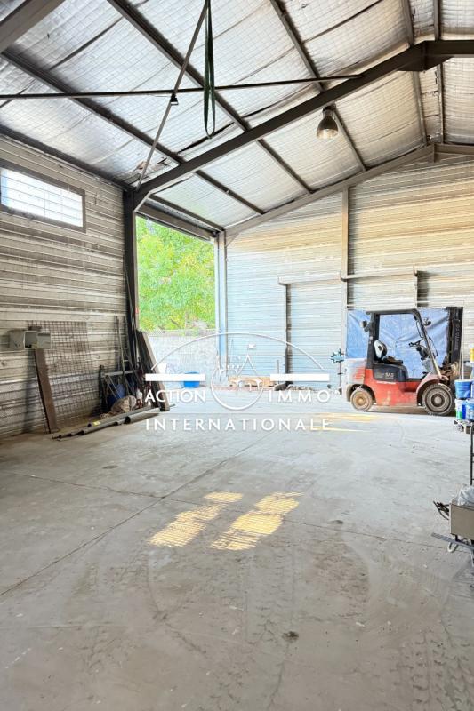 Hangar - 400 m² - 3 pièces