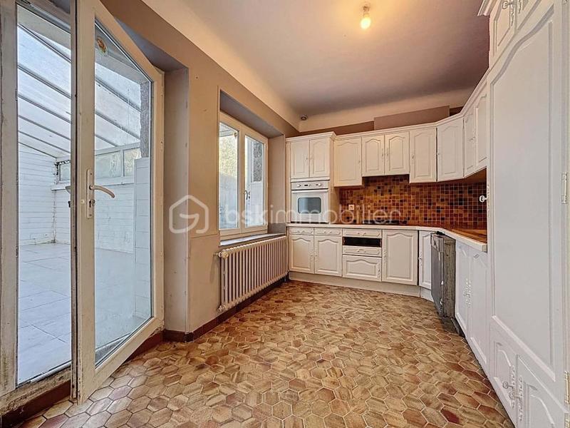 Maison traditionnelle - 158 m² - 6 pièces