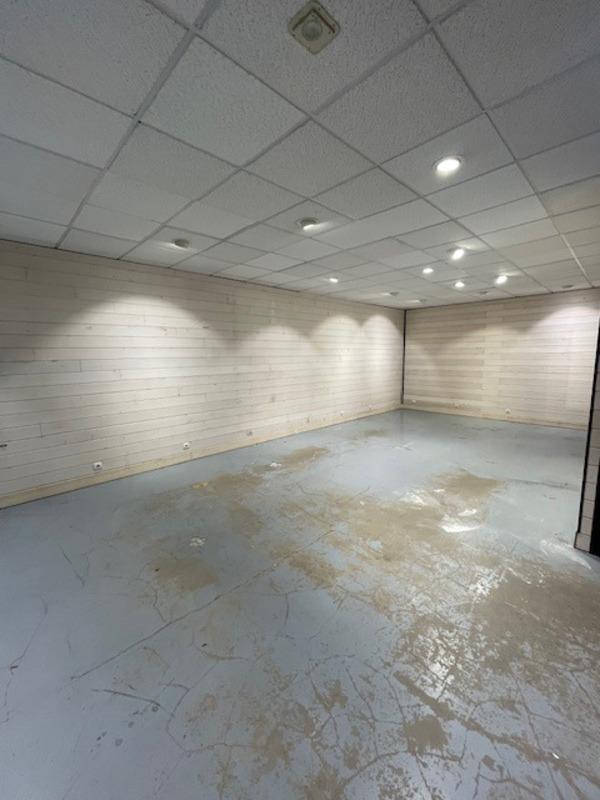 Local commercial - 272 m² - 5 pièces