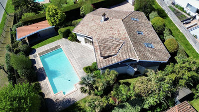 Maison - 230 m² - 5 pièces