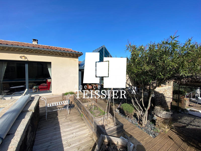 Maison - 165 m² - 8 pièces