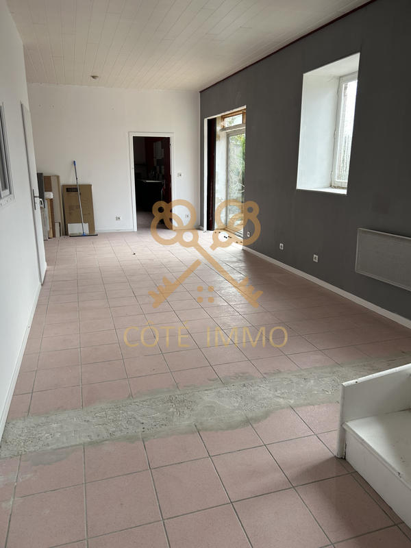 Maison - 250 m² - 8 pièces