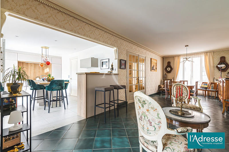 Maison - 208 m² - 10 pièces